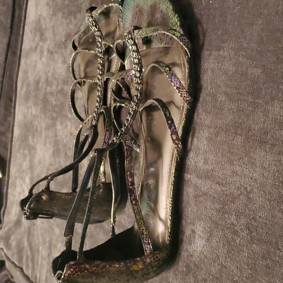 Jennifer Lopez sandals - Picture 4 of 5